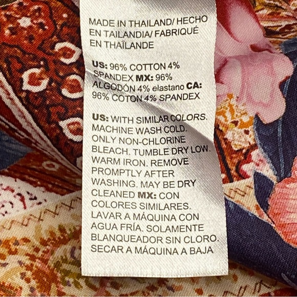 Chico’s No-Iron Tapestry Blouse Women Size 12 Pink Blue Floral Paisley Office - Picture 6 of 8